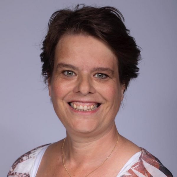 Astrid Vink, salarisadministrateur, a.vink@ceb-overijssel.nl